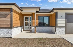 21607 W Limestone Ridge Street, Paola, KS 66071