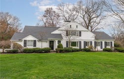 833 S Prospect Avenue, Hartville, OH 44632