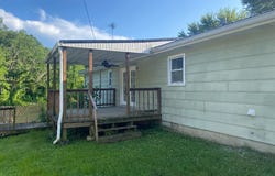 78 Travis Drive, Thelma, KY 41260