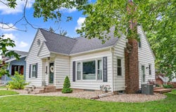 202 Rosebud Avenue, Waterloo, IA 50701