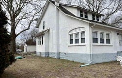 557 S WHITE HORSE PIKE, HAMMONTON, NJ 08037