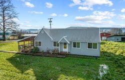 252 STATE ROUTE 409, Cathlamet, WA 98612