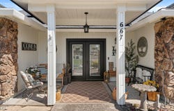 667 Rose Valley Court, Central Point, OR 97502