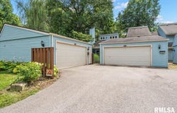 51 COUNTRY Place, Springfield, IL 62703