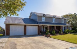1740 Nottingham Drive SW, Decatur, AL 35603