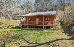 33 Shepherds Creek Rd, Bryson City, NC 28713