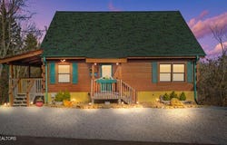 940 Buck Way, Sevierville, TN 37876