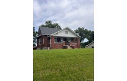 915 N Kingshighway Street, St Charles, MO 63301