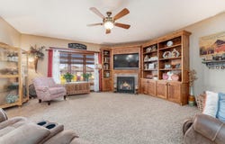 1698 Mustang Pass, Larchwood, IA 51241