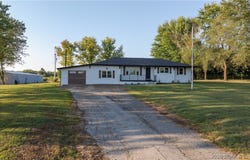 50 Highway Y, Eldon, MO 65026