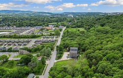 1066  E Huntsville  RD, Fayetteville, AR 72701