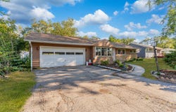 435 DOUGLAS Road, Batavia, IL 60510