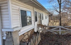 208 E 4th Street, Willow Springs, MO 65793