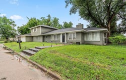717 Cedar Ave, Rockdale, TX 76567
