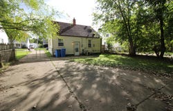 24352 Powers Avenue, Dearborn Heights, MI 48125
