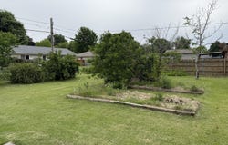 517 North Dr, Marshall, MO 65340