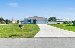 133 S Wakefield Circle, Port Saint Lucie, FL 34953