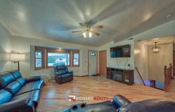607 8th St, Cody, WY 82414