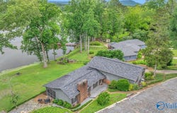 1802 Roseberry Drive, Scottsboro, AL 35769