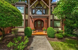 8421 Timber Trail, Brecksville, OH 44141
