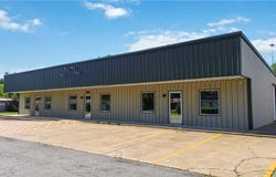 196  E Kenwood  ST, Siloam Springs, AR 72761