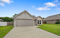 408 Fox  CIR, Pea Ridge, AR 72751