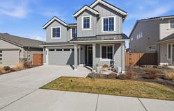 3026 NE Red Jasper Place, Bend, OR 97701