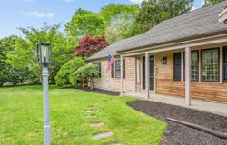 290 Riverview Lane, Centerville, MA 02632