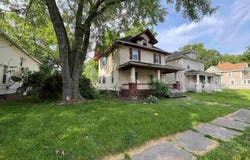 421 West 17TH Street, Davenport, IA 52803