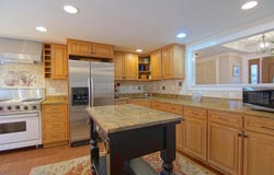 4 Spring Lane, Eliot, ME 03903