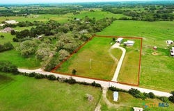 1345 E Old Hallettsville Road, Flatonia, TX 78941