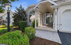 3222 SHELLERS Bend, STATE COLLEGE, PA 16801