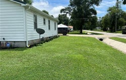424 W Washington, Versailles, MO 65084