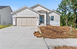 2002 SE Oak Ridge Drive, Oak Grove, MO 64075