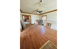 1085 Davis St, Barry, IL 62312