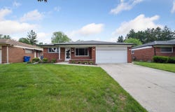 27450 El Capitan Drive, Warren, MI 48092