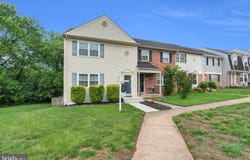 8683 POINT OF WOODS Drive, MANASSAS, VA 20110