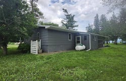 600 Christiana Ave, Bode, IA 50519