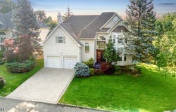 27 Wingate Way, Green Brook Twp., NJ 08812-1800