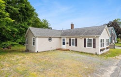 106 Circuit Ave, Wareham, MA 02571