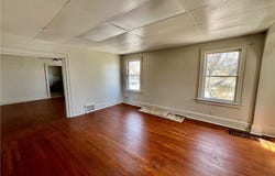 225 E Garfield Ave, New Castle, PA 16105