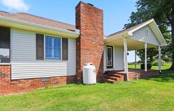 545 Lennie Rd., Hanson, KY 42413