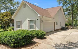 956 Broken Arrow Ln, Cantonment, FL 32533