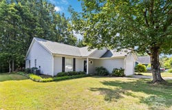 3004 Walsingham Court, Matthews, NC 28105