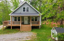 48 ROSE CREEK COVE RD, Franklin, NC 28734