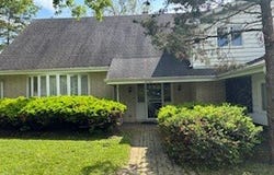 2700 Chariot Lane, Olympia Fields, IL 60461