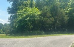 Spring Lane, Philadelphia, TN 37846