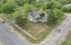 401 Shaw ST, Taylor, TX 76574