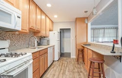 8 ROSE AVENUE, MAPLE SHADE, NJ 08052