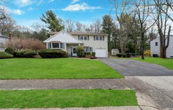 101 Grissom Way, Hauppauge, NY 11788
